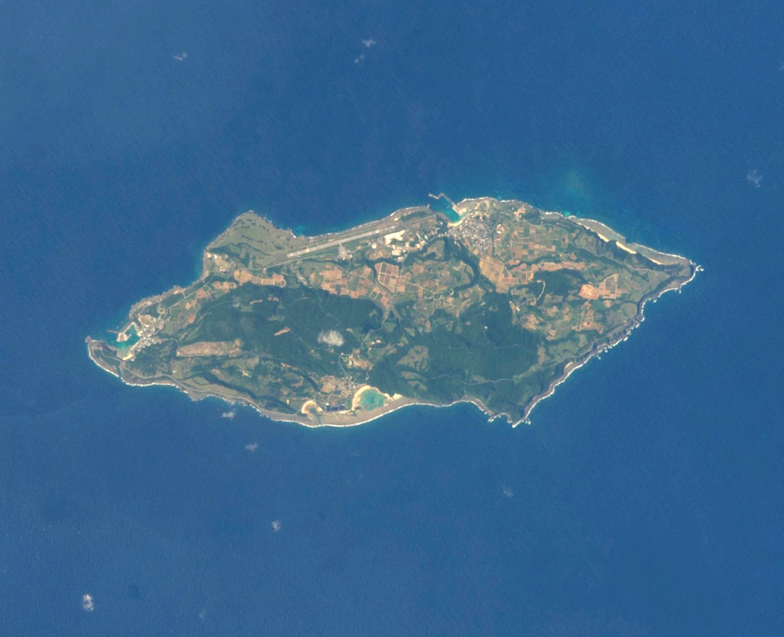 Yonaguni_Island_ISS039