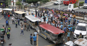 Manibela sets April 15-17 strike; Malacañang says move untimely