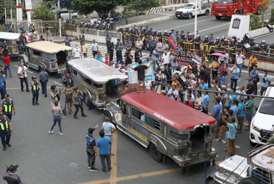 Manibela sets April 15-17 strike; Malacañang says move untimely