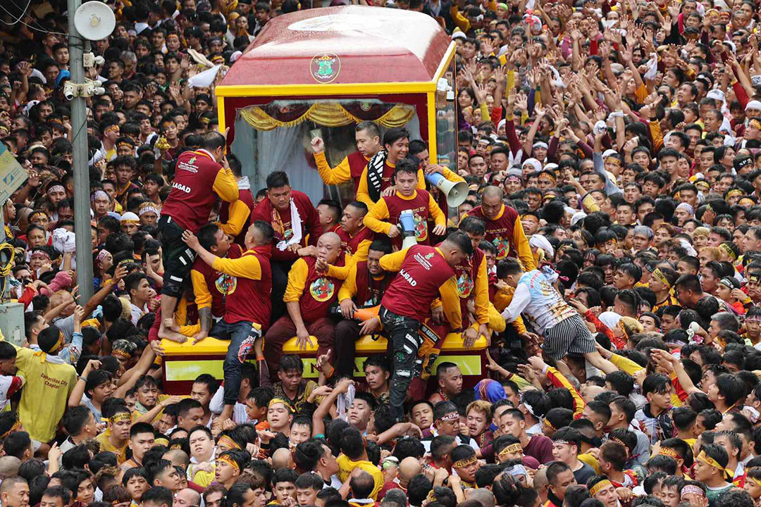 Traslacion-devotees