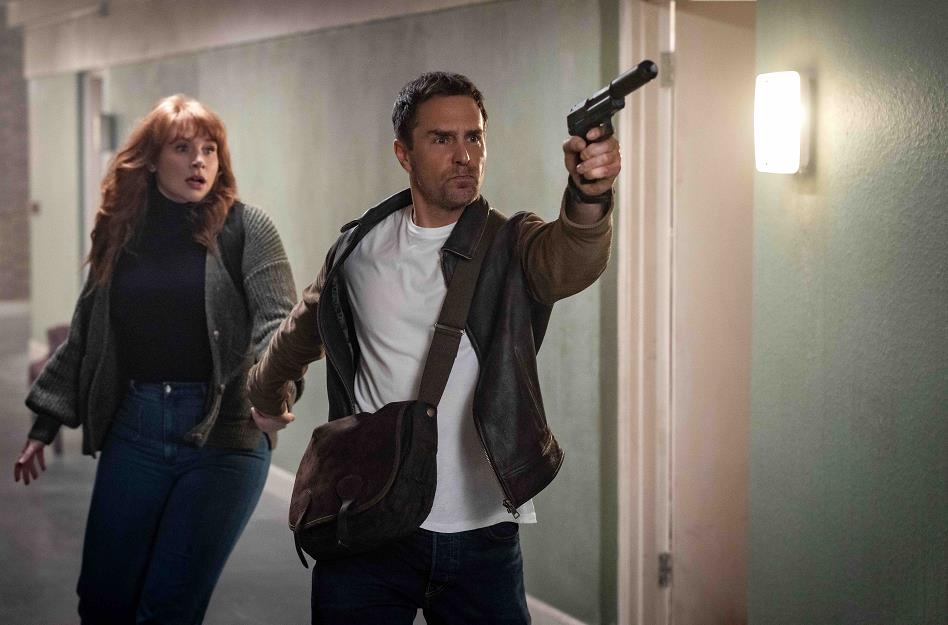 Bryce Dallas Howard and Sam Rockwell in Argylle