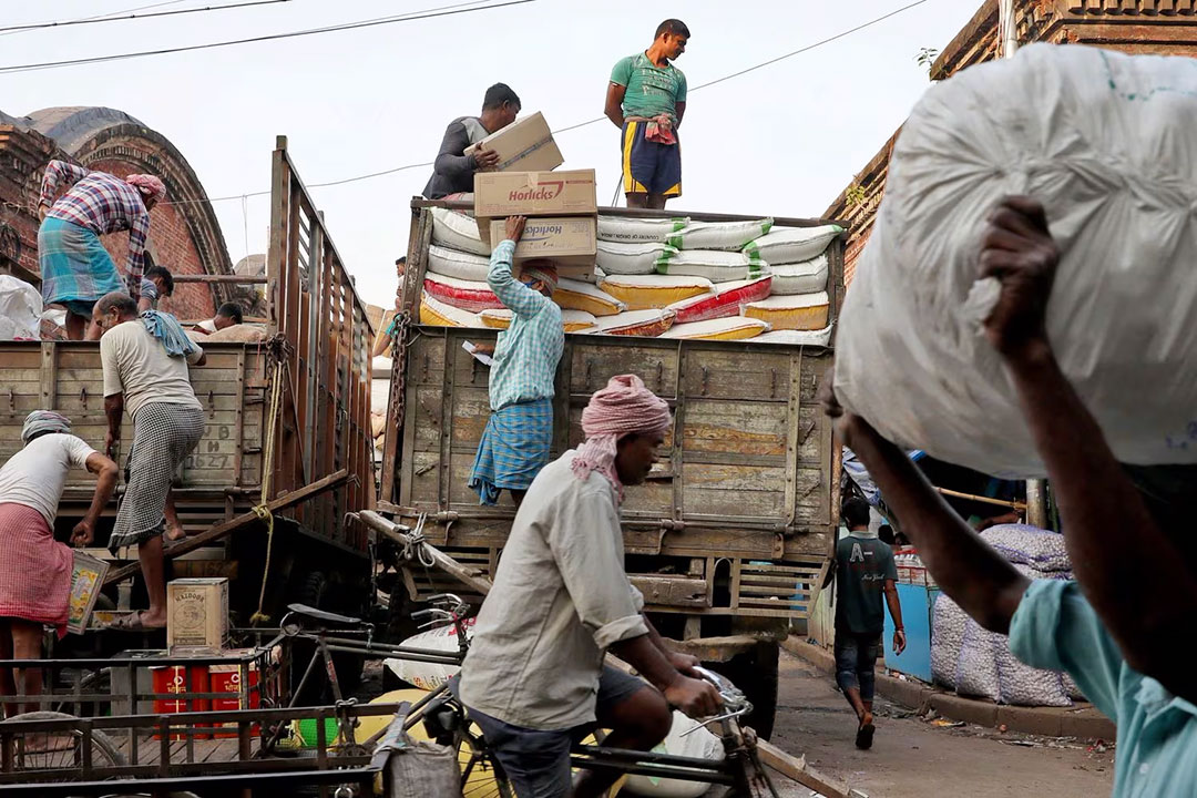 India-public market-workers