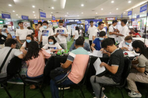 Philippines’ October jobless rate jumps to 5%