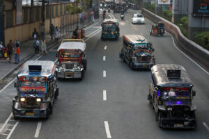 Schedules of malls and public transport for Holy Week 2024
