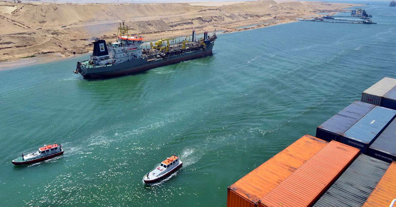 Suez canal-cargo ship