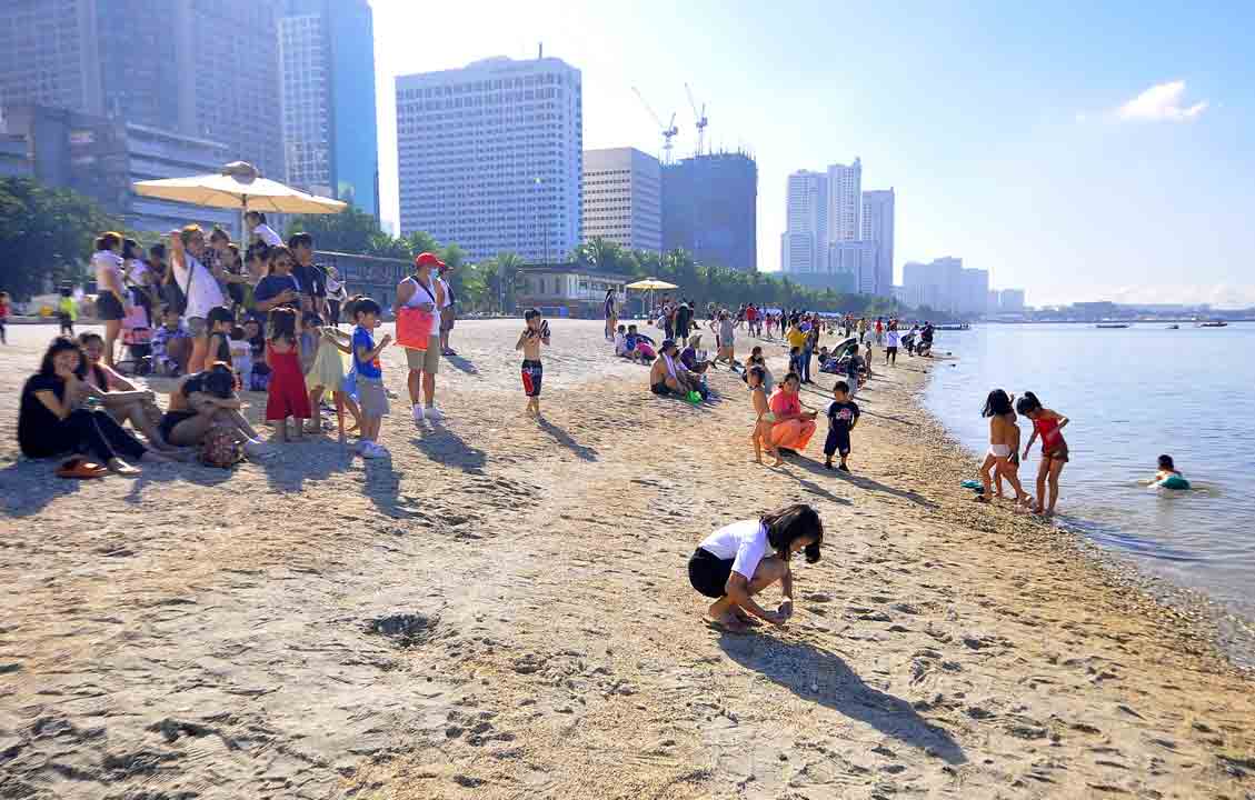 Dolomite-beach-in-Manila