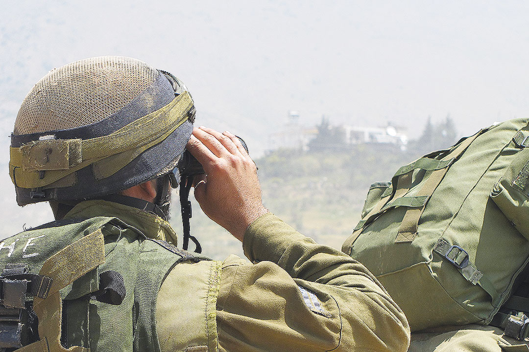 Israel_Defense_Forces_-_IDF_Soldiers_Prepare_Near_Israeli-Syrian_Border_(1)