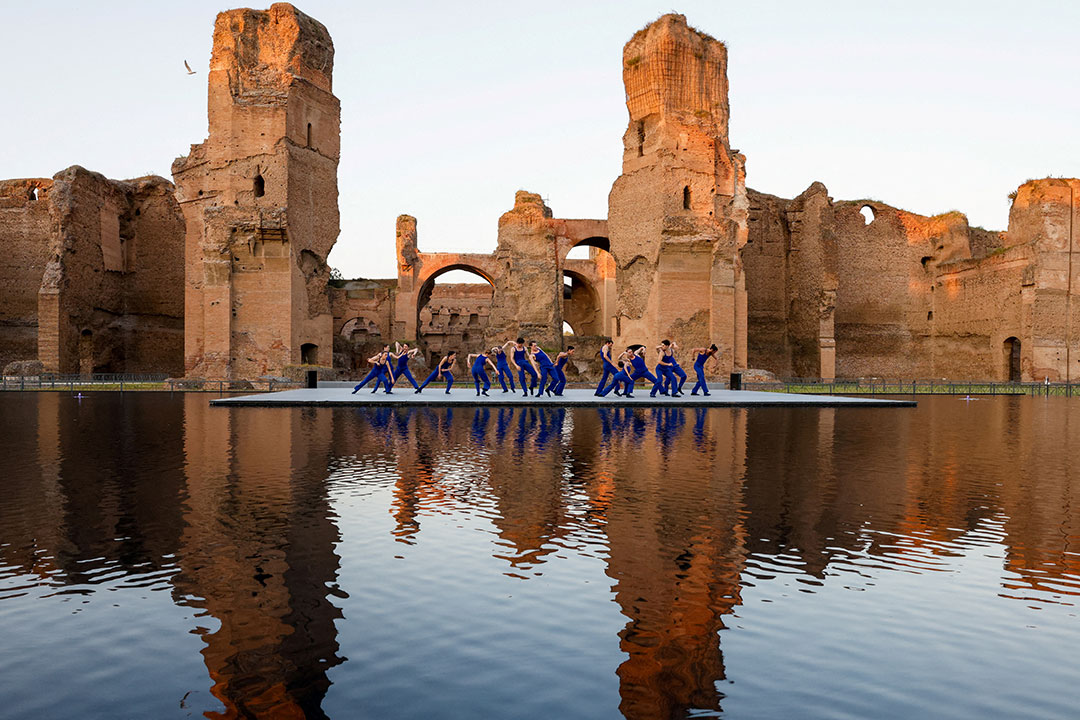 Italy-dancers