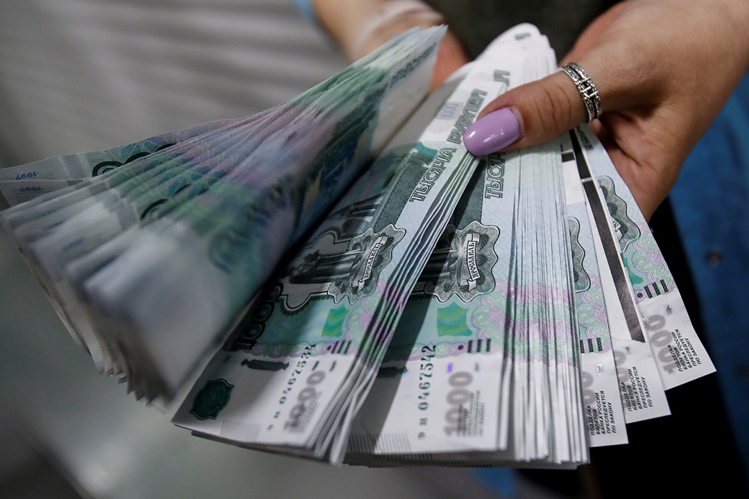 Russian-Rouble-notes