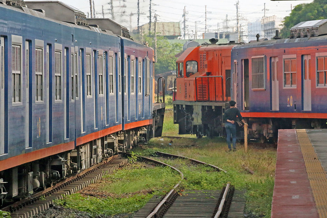 railway-right-of-way-PNR-wc