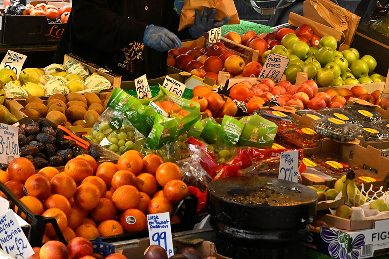 Britain-fruits-vegetables-store