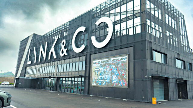 VELO_PAGE1_image1-Lynk & Co