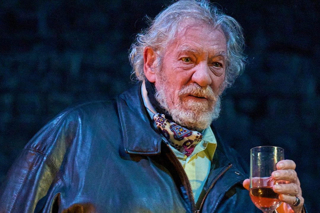 Ian-McKellen-in-a-scene-from-Player-Kings.---Manuel-Harlan-playerkingstheplay.co.uk