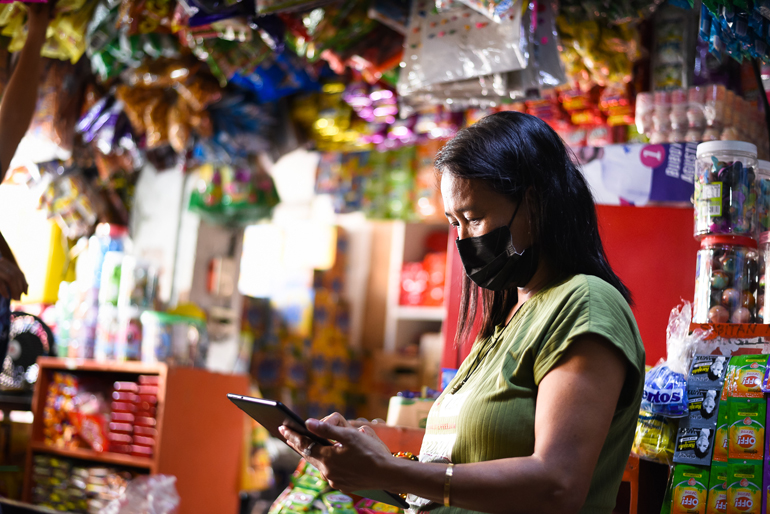 Sari sari store-vendor