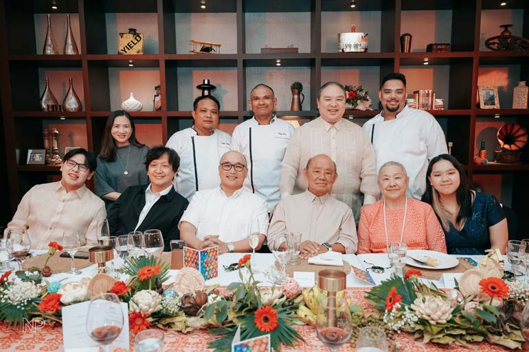 (L-R)-Jocelyn-Loo,-Executive-Sous-Chef-Neil-Ledesma,-Executive-Chef-Gus-Mohammed,-Jacinto-Ng-Jr.,-Guest-Pastry-Chef-Ardo-Mercado,-Joseph-Ray-Ng,-George-Chua,-Jonathan-Ng,-Jacinto-Ng-Sr-OL