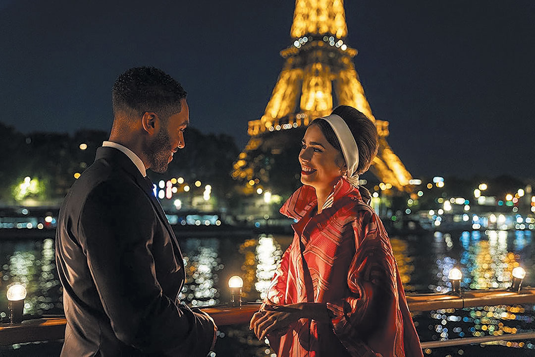 Lucien-Laviscount-and-Lily-Collins-in-Emily-in-Paris-(2020)