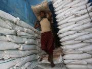 Indian sugar mills seek higher prices; export contracts remain elusive