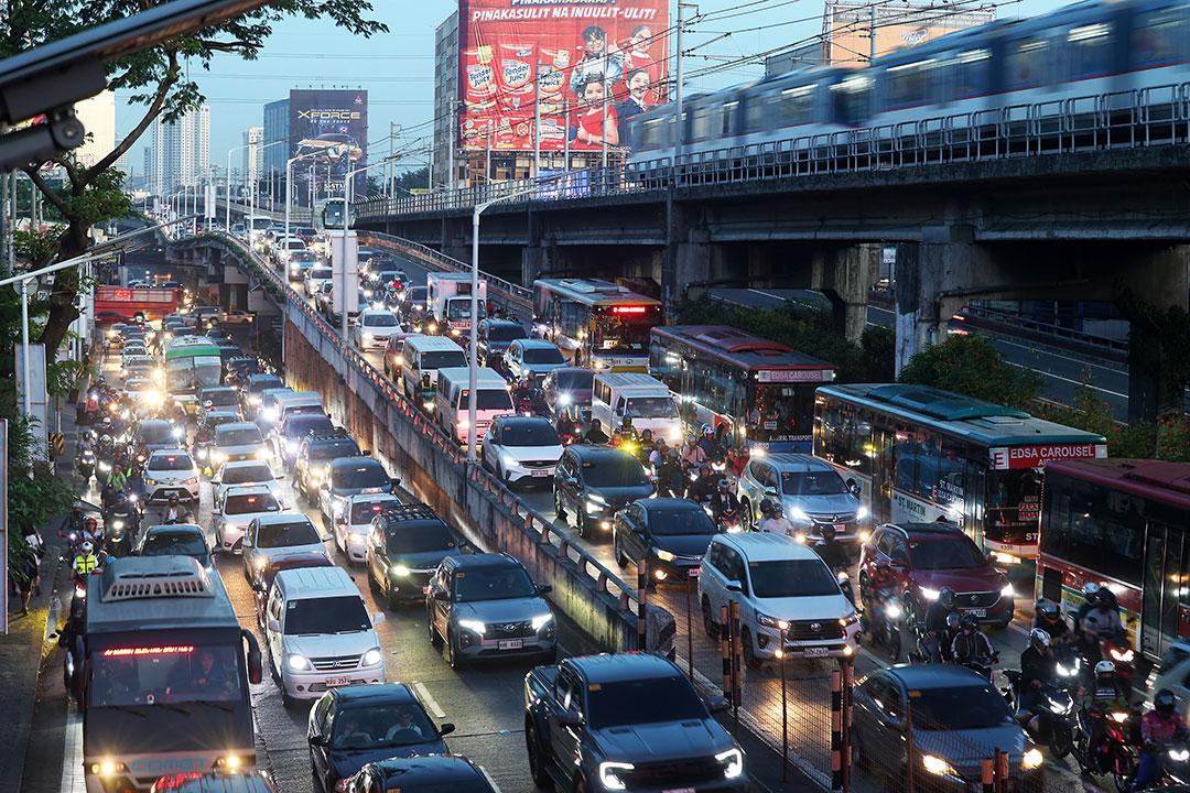 Traffic-vehicle-edsa09
