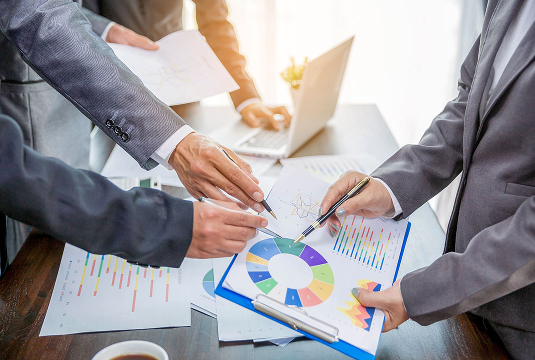 group-professional-business-people-person-working-together_10713012