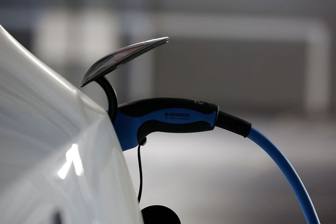 electric vehicle-charge