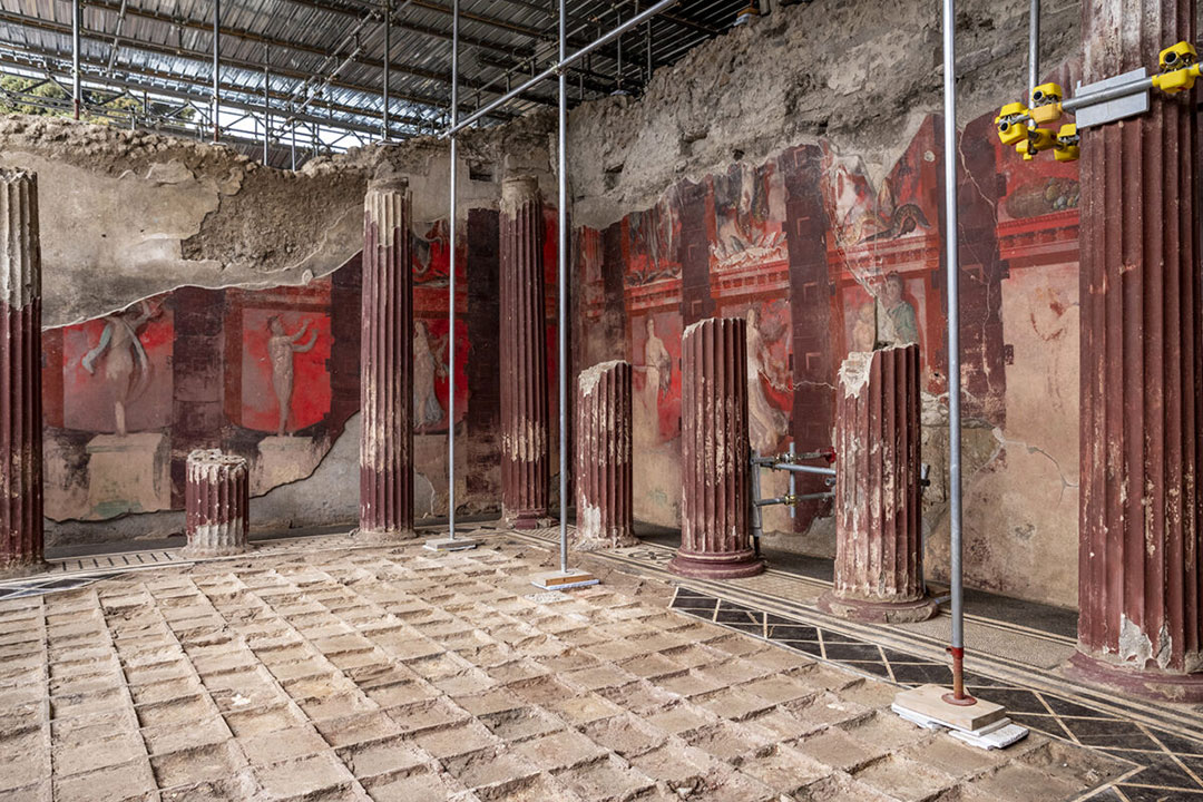 POMPEII,-DISCOVERY-OF-A-ROOM-WITH-FRESCOES-DEPICTING-THE-INITIATION-INTO-THE-MYSTERIES-AND-THE-DIONYSIAC-PROCESSION