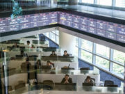 PSEi back at 6,400 level as BSP cuts rates again