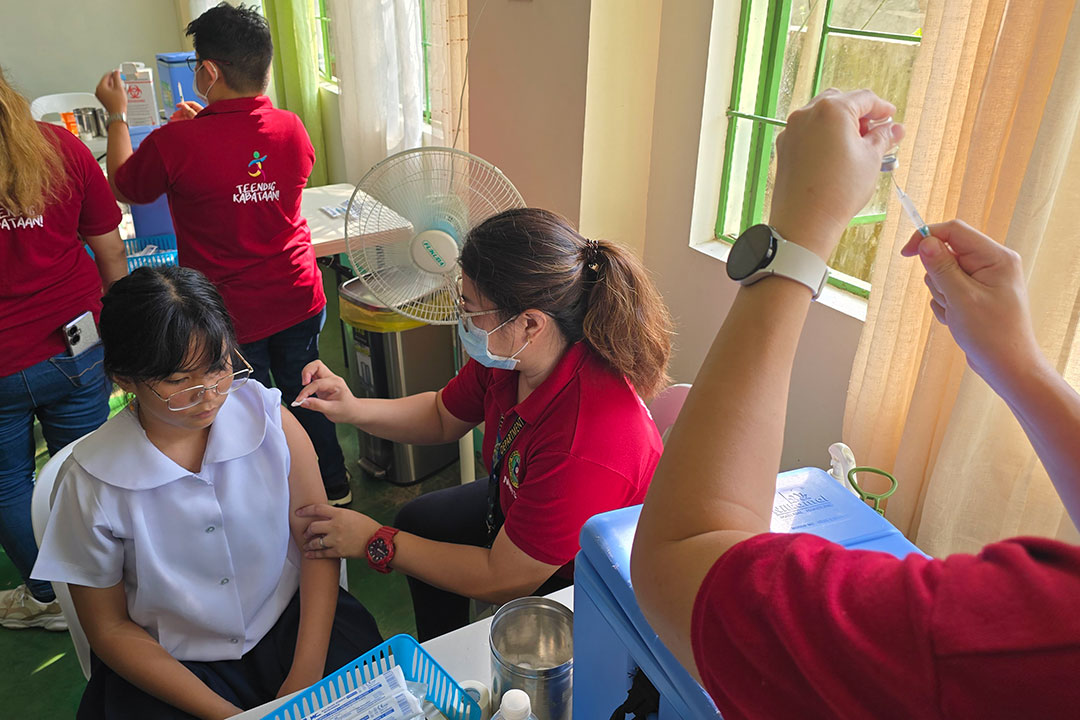 Health workers-vaccine
