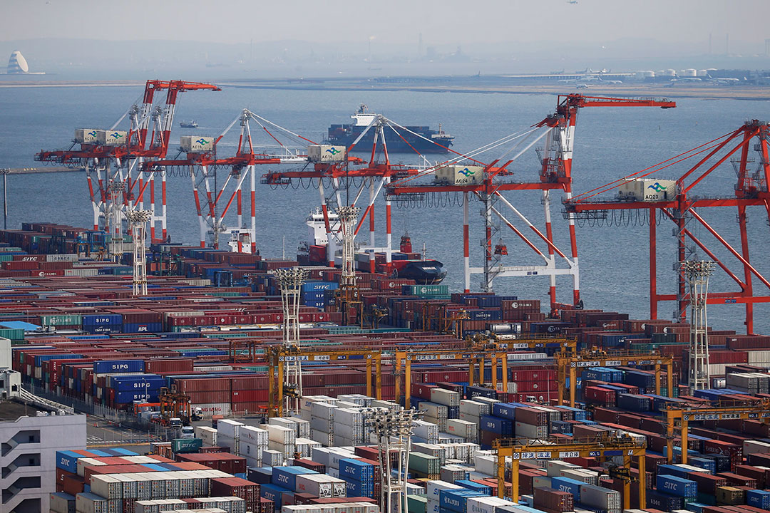Japan-port-container
