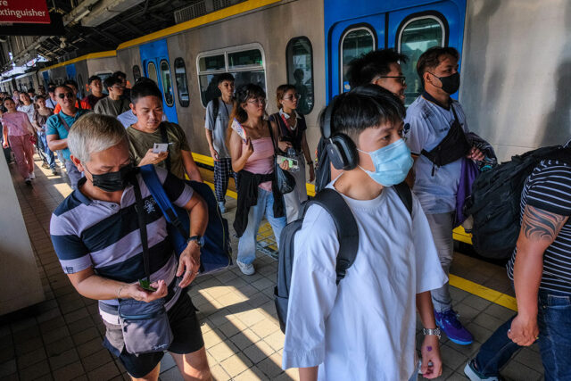 LRT1-passenger-commuter