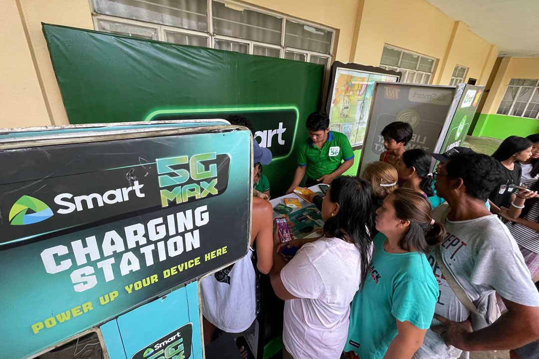 Smart 5G charging station
