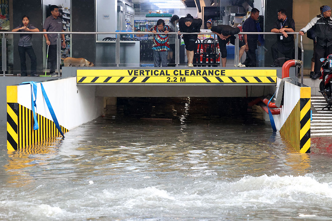 Flood-