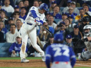 Freddie Freeman home run gives LA Dodgers 2-1 lead vs Blue Jays