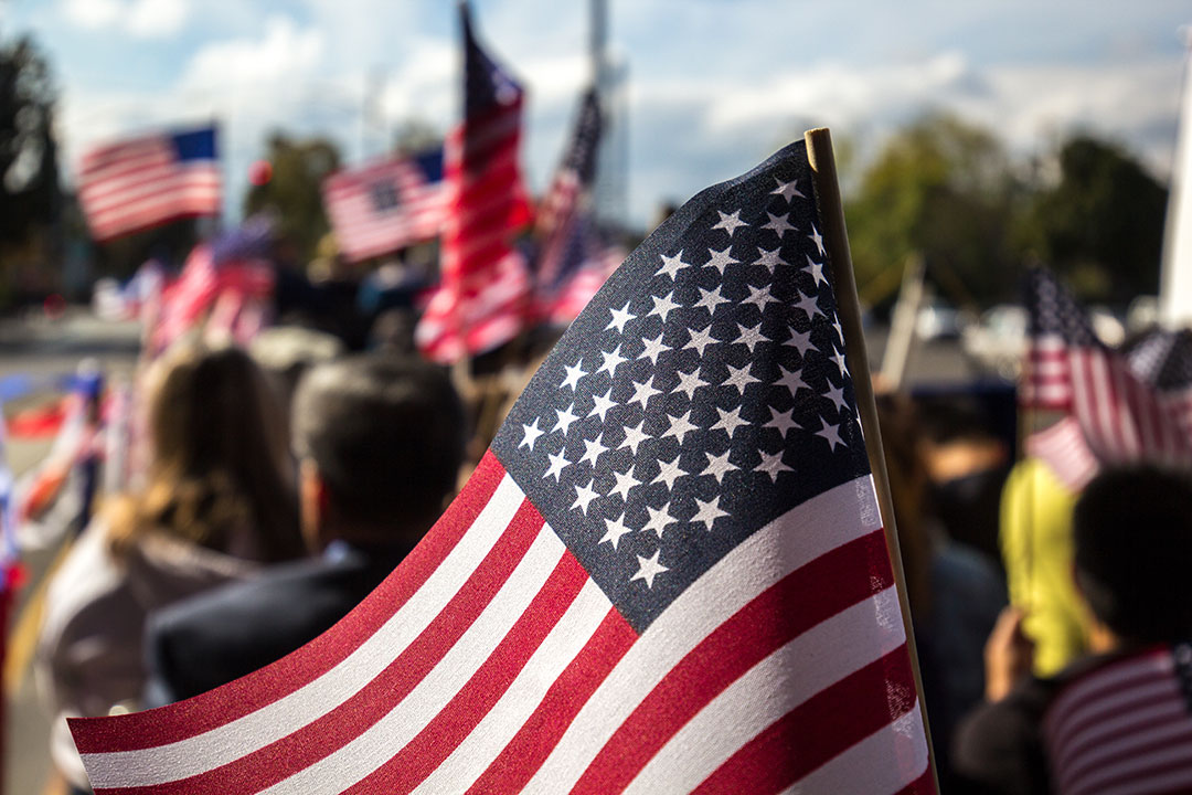 usa-flag-with-rod