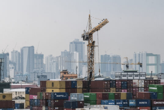 Sticky Philippine loan rates blunt impact of central bank cuts