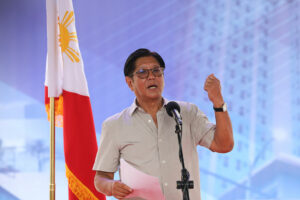 Marcos inaugurates Manila housing