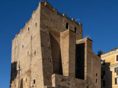 Worker trapped under collapsed medieval tower in Rome dies, media says