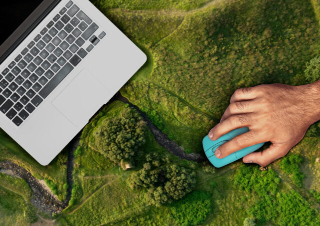 laptop-nature-concept