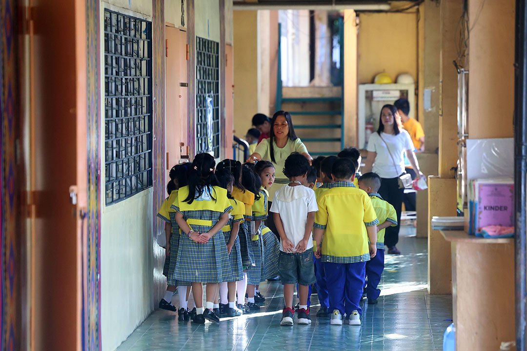 teacher-student-classroom