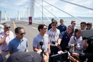 Marcos inspects Davao River bridge