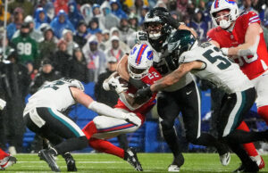 NFL Week 17: Eagles hold off Bills’ surge to give Pats AFC East crown