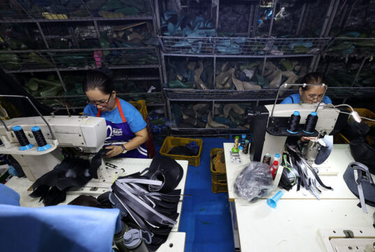 Manufacturing PMI falls to 4-year low