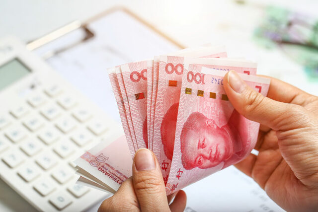 woman-hand-counting-money-rmb