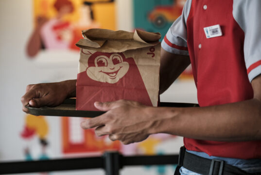 Jollibee plans a US listing of its international business