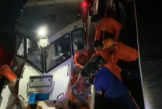 Divers to be deployed in search for missing in Philippine ferry sinking