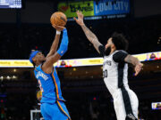Shai Gilgeous-Alexander’s 3rd quarter outburst lifts OKC Thunder over Spurs