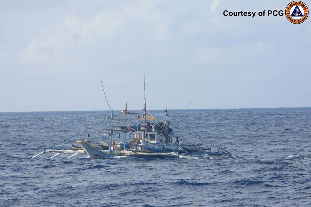 Philippines: Chinese ships harassed fishing boat near Scarborough Shoal