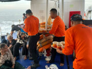 Divers to search for missing in PHL ferry sinking