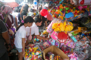 IMF sees slower Philippine growth amid graft scandal, global shocks