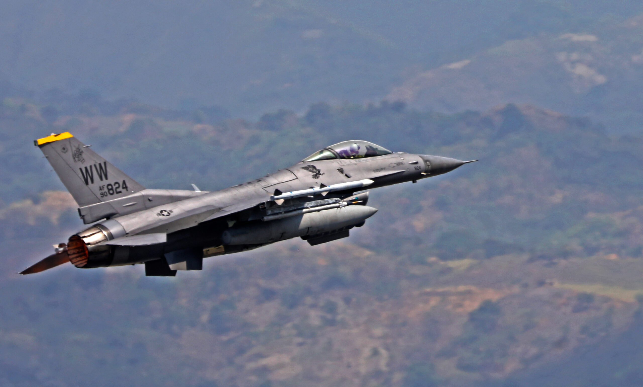 F-16-fighter-jets-scaled