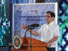 Marcos tightens classroom oversight